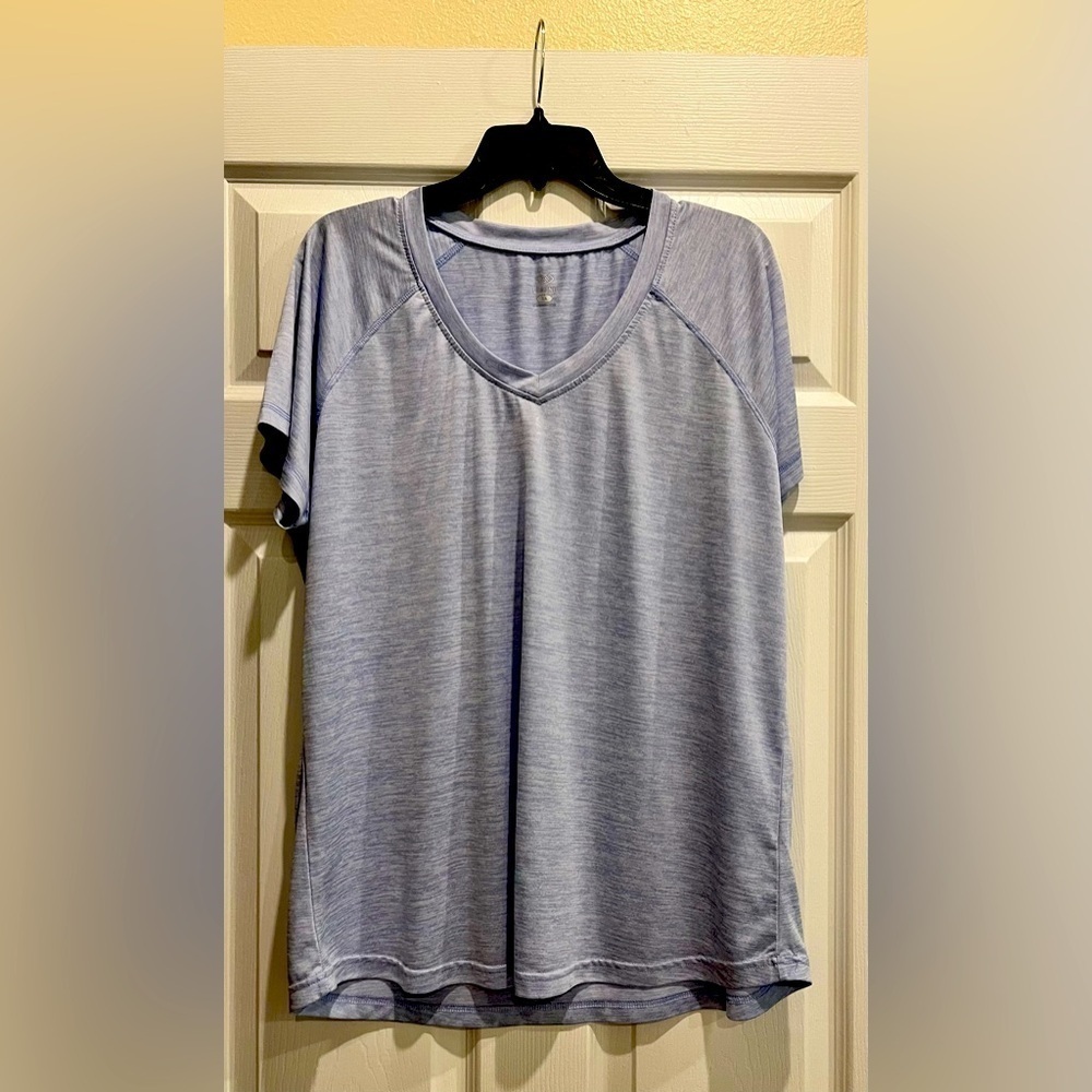 Women’s legend one X pull over shirt 100% polyester